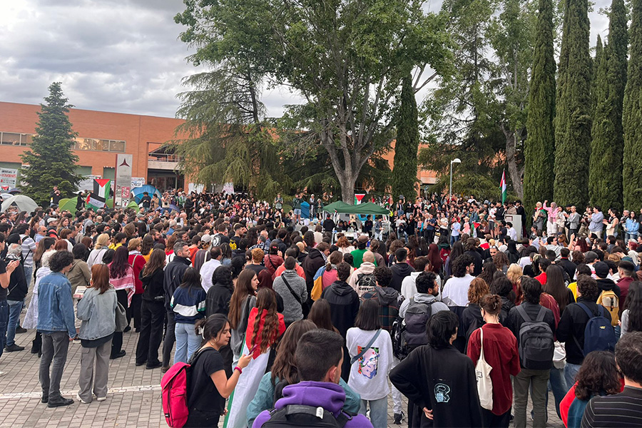 La acampada universitaria de Madrid con más fuerza que nunca. ¡Somos miles contra el genocidio sionista!