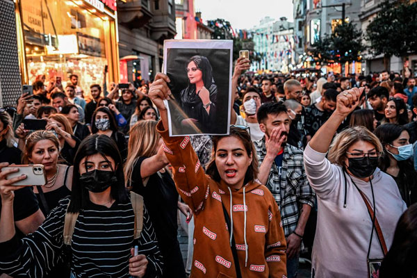 Huelga general en el Kurdistán iraní en protesta por el asesinato Mahsa Amini