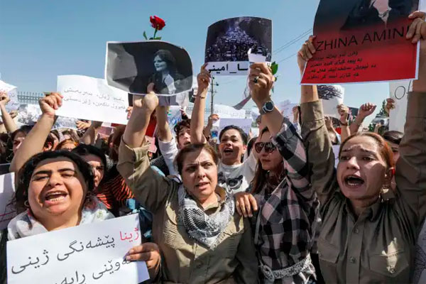 Levantamiento popular en Irán con las mujeres y la juventud a la vanguardia