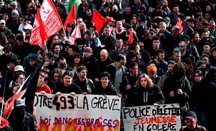 Tomando el cielo por asalto. El levantamiento de los obreros y la juventud francesa se extiende y endurece