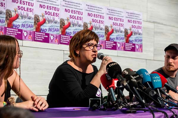 No estáis solas: Rueda de prensa masiva contra el abandono institucional a las jóvenes víctimas de violación del Mágic de Badalona