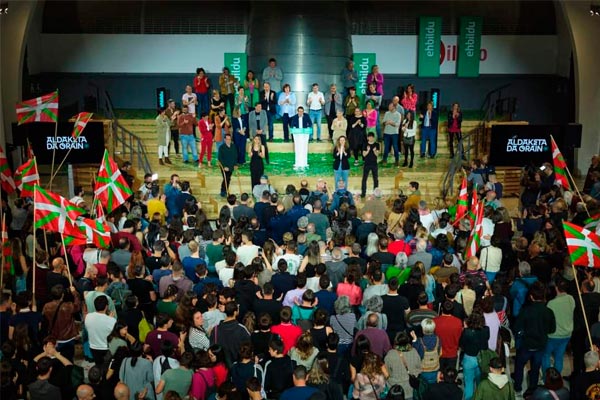 El histórico resultado de EH-Bildu tiene que traducirse en lucha en las calles contra el PNV