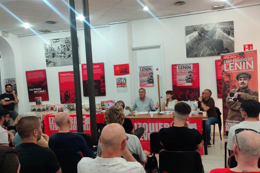  Acto centenario Lenin en Sevilla: la sala llena y un interés desbordante por las ideas del comunismo