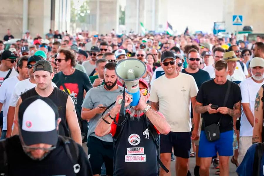 Tras la manifestación multitudinaria en Puerto Real, hoy es el noveno día de la huelga del metal. ¡Qué inmensa fuerza!