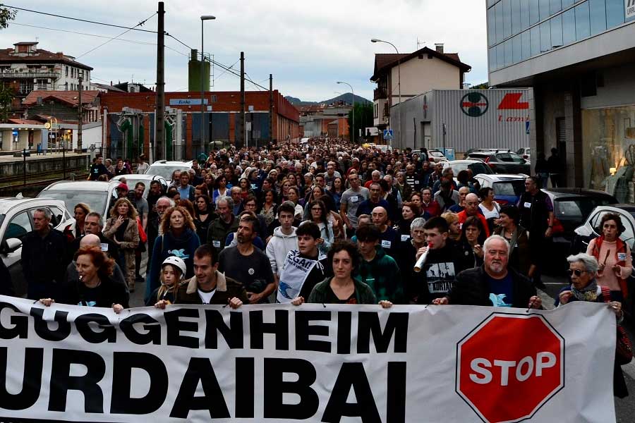 ¡No al Guggenheim en Urdaibai!  Busturialdea no está en venta