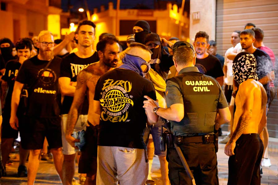 Torre-Pacheco. Los fascistas se lanzan a la caza de la población migrante, con la protección de la policía