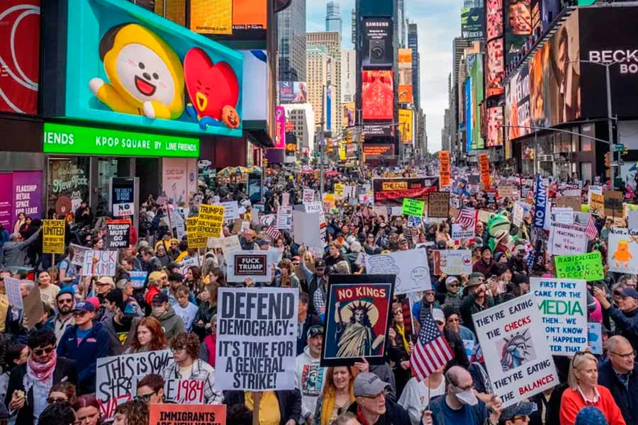 Más de siete millones en las protestas No Kings. Para frenar a Trump y al fascismo, ¡necesitamos una huelga general!