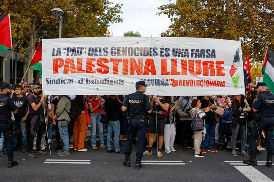 La delegada del Gobierno en Valencia, del PSOE, multa con 11.500 euros a tres militantes del Sindicat d'Estudiants por manifestarse en apoyo al pueblo palestino