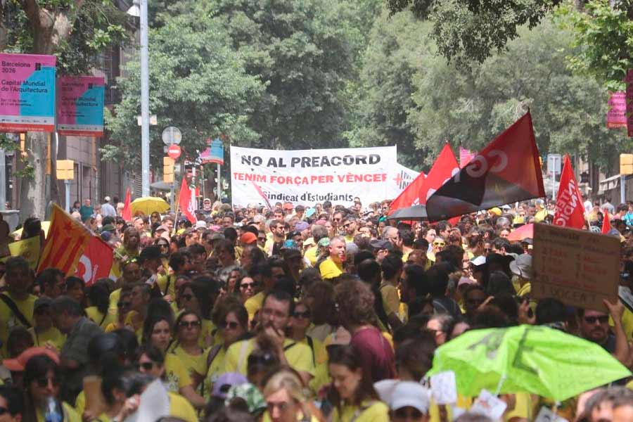 Las docentes en Catalunya rechazan el preacuerdo. Como en el País Valencià, ¡a por la huelga indefinida hasta vencer!