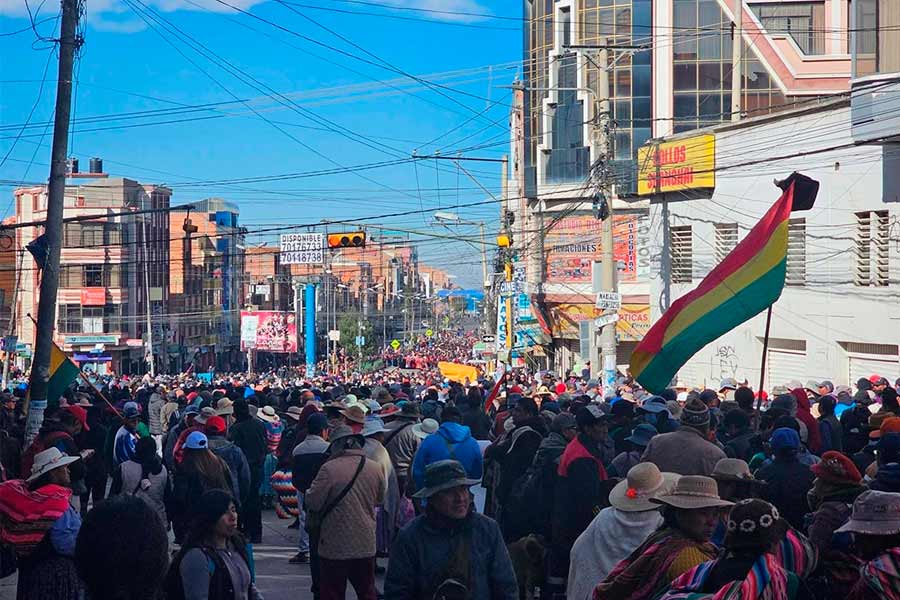 Una crisis revolucionaria sacude Bolivia