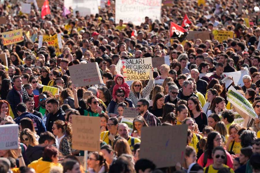 ¡Todo los profesores en Catalunya a las huelgas del 16 al 20 de marzo!