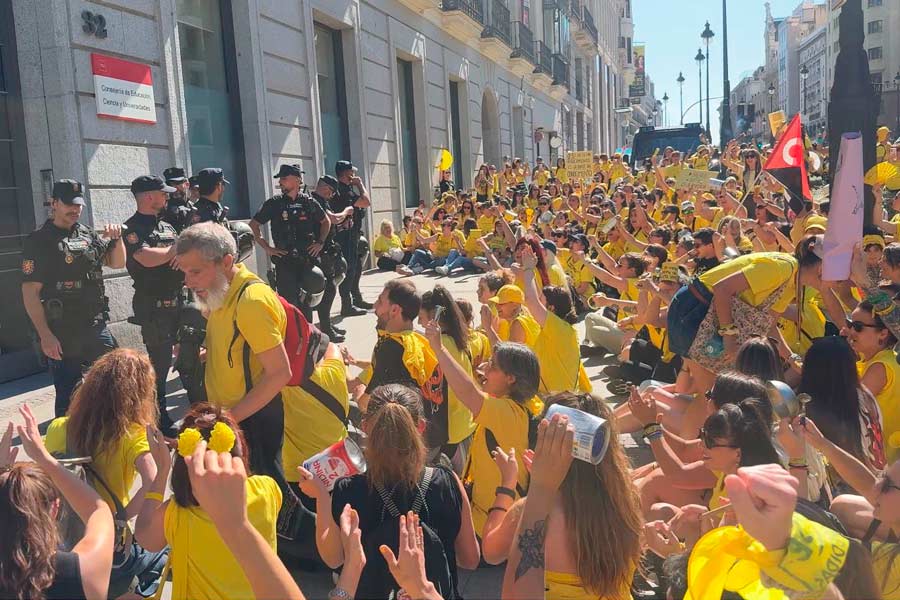 Zarzalejo se ríe de las educadoras de infantil. No aceptamos migajas. ¡Bajada de las ratios, subida salarial y pareja educativa ya!