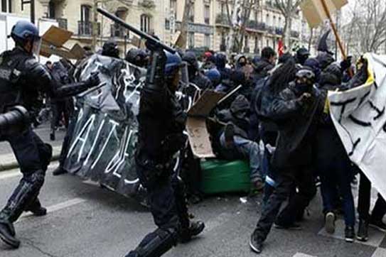 Represión policial contra una manifestación estudiantil