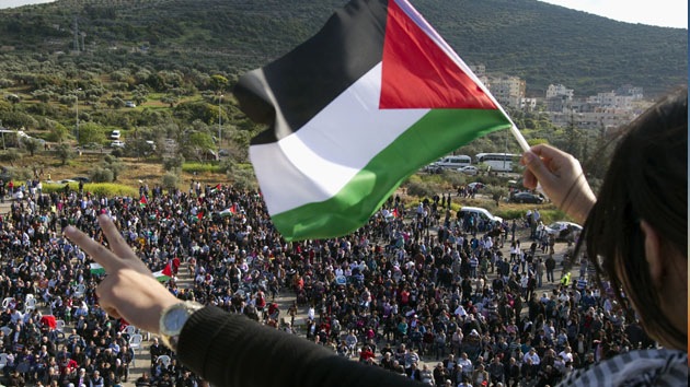 Protesta de jóvenes palestinos