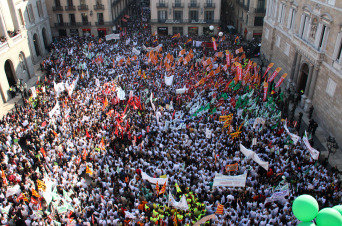 La-plaza-Sant-Jaume-se-ha-llen_54141250235_51347059679_342_226