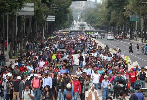 Maestros-marchan-Ciudad-Mexico-reformas_PREIMA20130905_0045_32