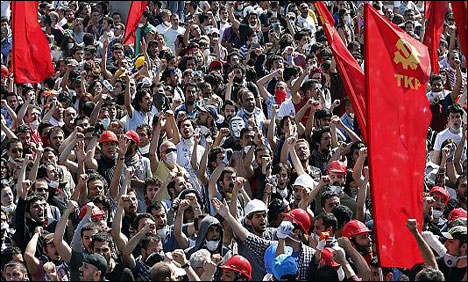 Turkey-protests-death-_6-4-2013_103722_l