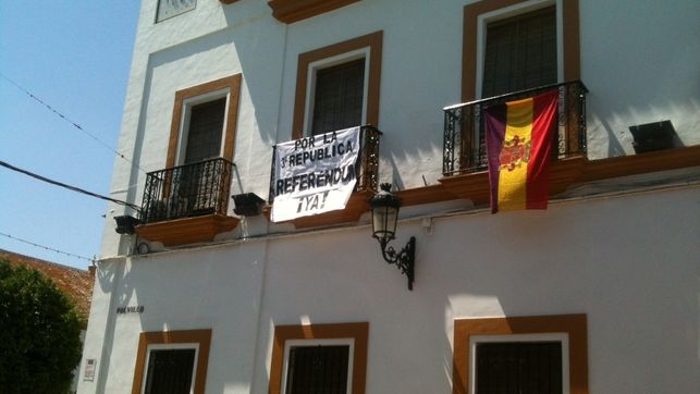 Villaverde-republicana-Ayuntamiento-libertad-expresion_EDIIMA20140603_0787_4